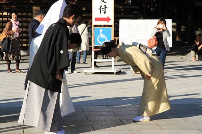 formas de saludarse en japón